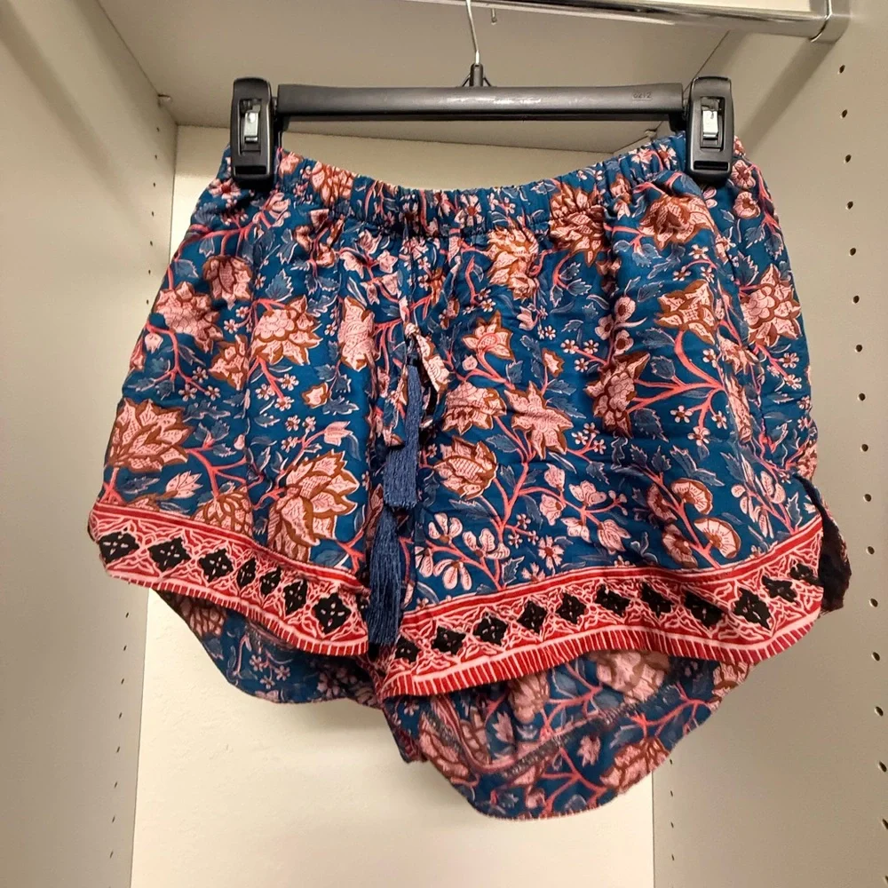 Natalie Martin Dahlia Indigo Floral Blouse & Shorts Set - Picture 3 of 4